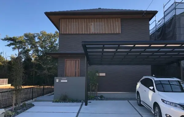 ◇　ブラックフォーグのあるシンプル外構　◇